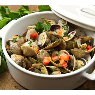 Almejas en Salsa Verde